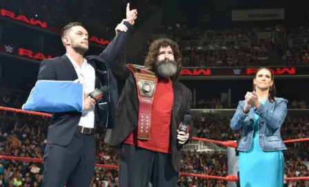 Finn Bálor deja vacante título Universal por lesión