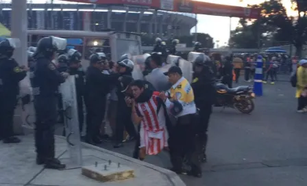 Seguidores de Chivas, detenidos por agredir a americanistas