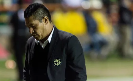 Aficionados del América piden salida de Ambriz en redes sociales