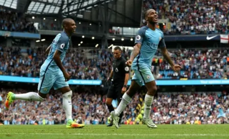 Doblete de Sterling da tercera victoria al City de Guardiola 