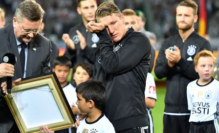 Schweinsteiger llora en despedida con Alemania