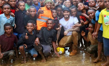 Beckham juega futbol por el mundo para unir comunidades