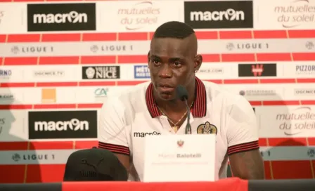 Mario Balotelli contraataca a Carragher en redes 