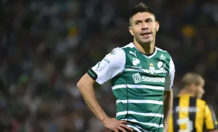 Oribe Peralta felicita a Santos en su aniversario