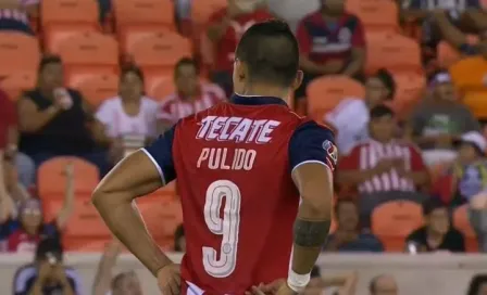 Alan Pulido debuta con la playera de Chivas