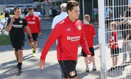 Chicharito vuelve a entrenar tras fracturarse