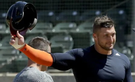 Tim Tebow firma contrato de ligas menores con Mets