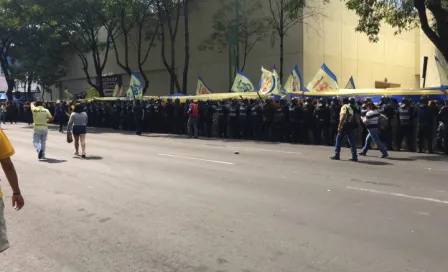 Afición del América camina con bandera más larga del país