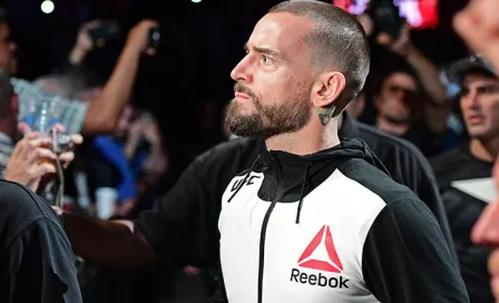 CM Punk debuta en UFC con derrota