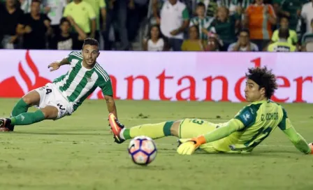 Ochoa rescata empate del Granada contra el Betis