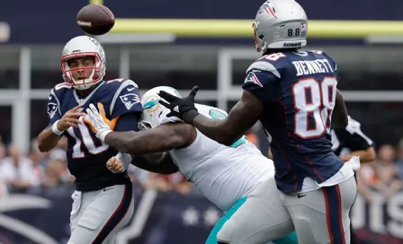 Patriotas vence a Delfines con su tercer quarterback