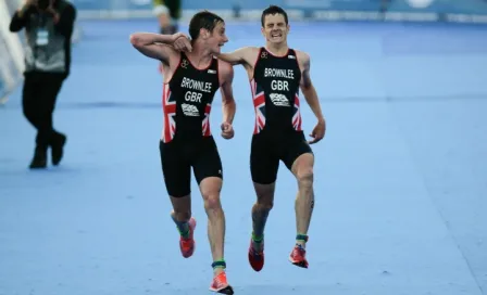 Hermanos Brownlee brindan emotivo cierre en Cozumel