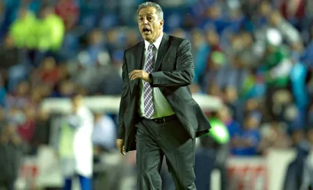 Afición de Cruz Azul pide a gritos la salida de Tomás Boy