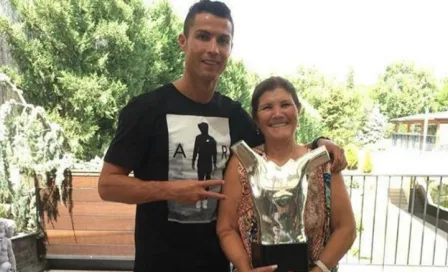 Madre de CR7 alienta a su hijo tras ser sustituido en Liga