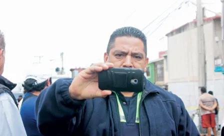 Policías de Ecatepec amagan a reporteros con 'levantarlos'