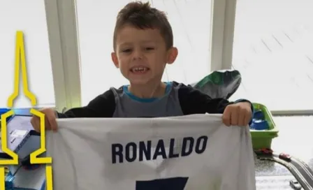 Hijo de Aubameyang, feliz al recibir playera de CR7