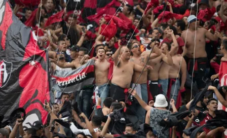 Barra del Atlas protagoniza pelea con policía en Tijuana