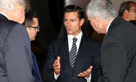 EPN, señalado por viajar con familia y amigos en giras oficiales