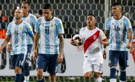 Argentina, en zona de repesca tras empatar con Perú