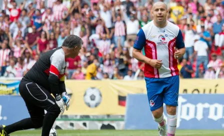 Bofo provoca a afición del América con festejo