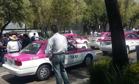 Taxistas desquician CDMX por marcha contra Uber