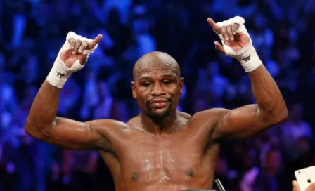 Floyd hace llover dinero en nueva fiesta de strippers