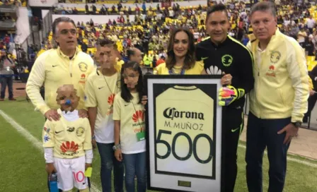 Moisés Muñoz, condecorado por 500 partidos con América