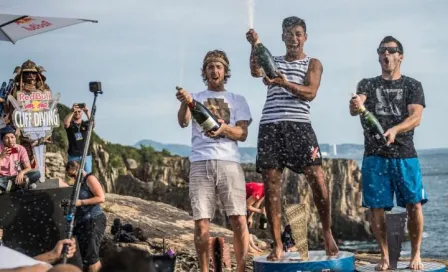 Sergio Guzmán se corona en Cliff Diving de Japón