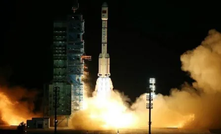 China envía astronautas a misión experimental 