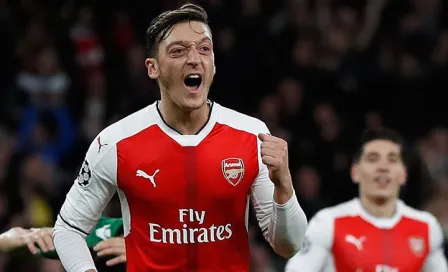 Özil sentencia paliza de Arsenal contra Ludogorets 