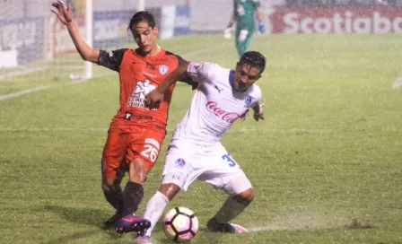 Pachuca empata y avanza como líder en Concachampions