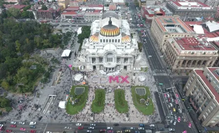 Más de 500 personas forman 'CDMX' en monumentos