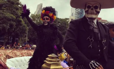 Catrinas desfilan en CDMX para preservar tradiciones