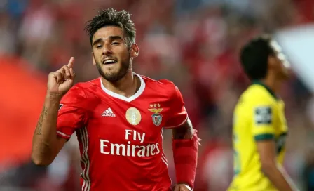 Jiménez tiene actividad en victoria del Benfica frente al Pacos Ferreira