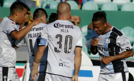 Agónico gol de Benítez da triunfo a Querétaro sobre Chiapas