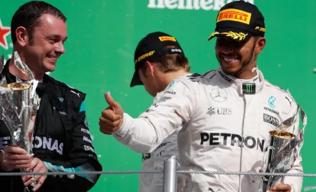 Lewis Hamilton sufre pequeño susto con un tigre