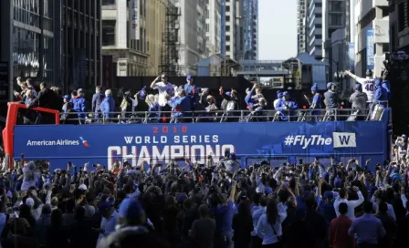 Fans de Cubs inundan Chicago tras 108 años de sequía