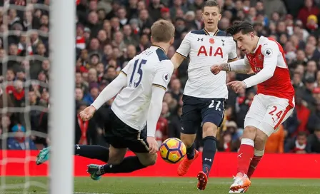 Arsenal deja servida la cima al Liverpool tras empate