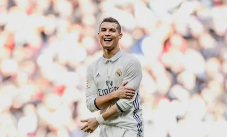 Cristiano Ronaldo amplía contrato con Real Madrid hasta 2021