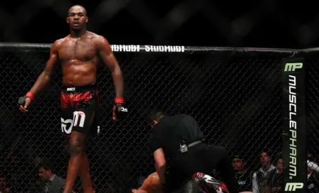 Jon Jones seguirá suspendido hasta 2017