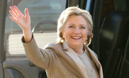 Hillary Clinton anima a votar con el 'Maniquí Challenge' 