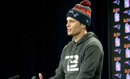 Tom Brady no hablará de política por orden de su esposa