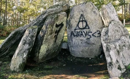 Vándalos pintan símbolo de Harry Potter en monumento español