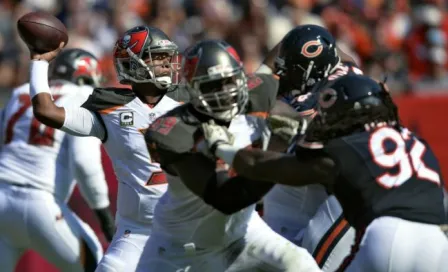 Buccaneers aplastan a unos erráticos Bears