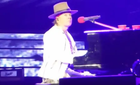 Axl Rose se echa un 'palomazo' con un fantasma