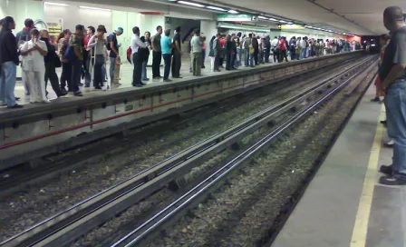 Mujer da a luz en estación del metro Guerrero