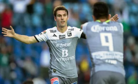 León vence a Cruz Azul y sigue con vida en el A2016