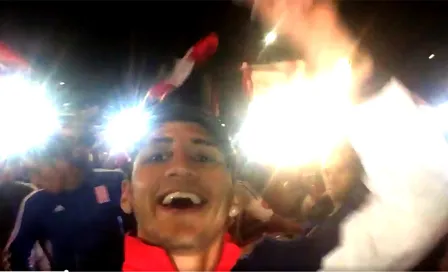 Pulido vuelve a convivir con fans en serenata rojiblanca