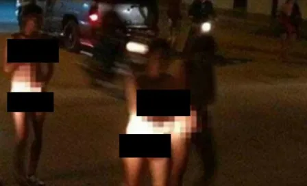 Presuntas ladronas caminan desnudas y rapadas en Sonora