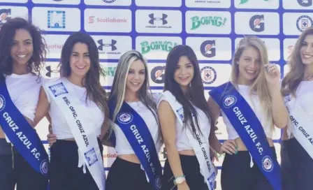 Porristas consuelan a Cruz Azul con sexy Mannequin Challenge